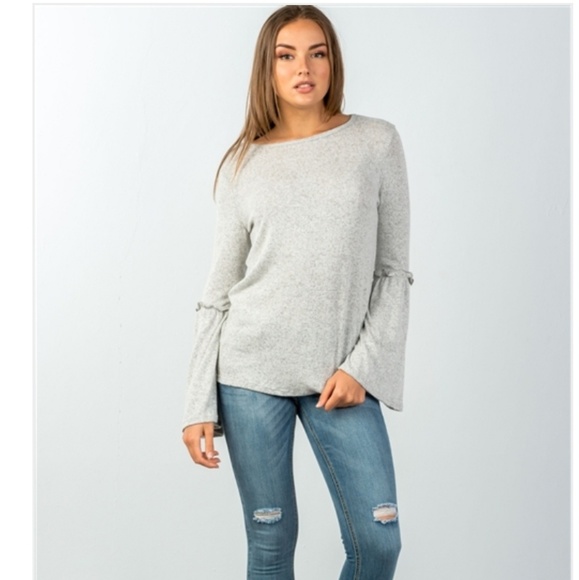 💜Soft Gray Tunic Top w Ruffled Bell Sleeves - Picture 3 of 4